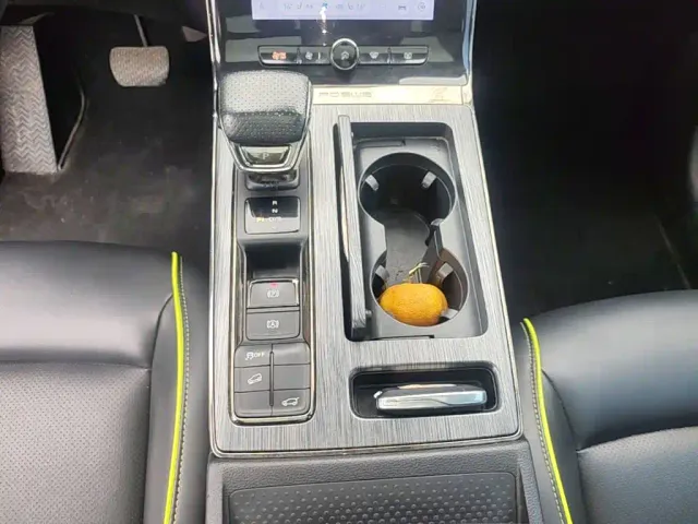 Roewe RX5 — Фото автомобиля 13