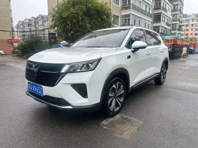 Фотография автомобиля — Wuling Asta