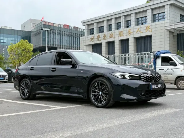 BMW 3 Series — Фото автомобиля 3