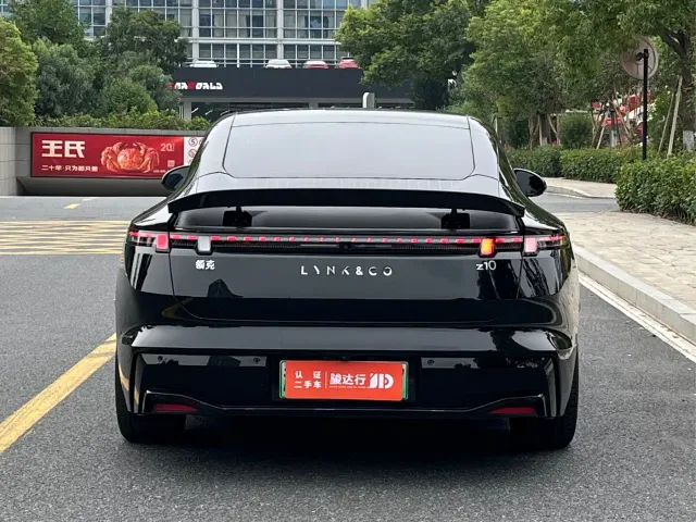 Lynk & Co Z10 — Фото автомобиля 5