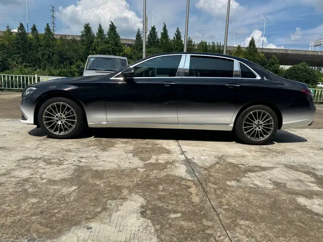 Mercedes-Benz E-Class — Фото автомобиля 4