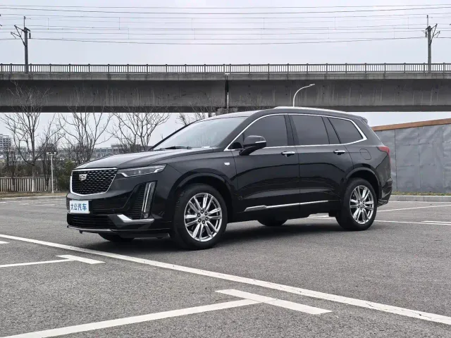Фотография автомобиля — Cadillac XT6