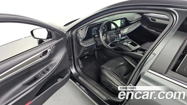 Hyundai Grandeur Новый Grandeur IG 3.0 LPi (Для маломобильных пассажиров) — Фото автомобиля 10