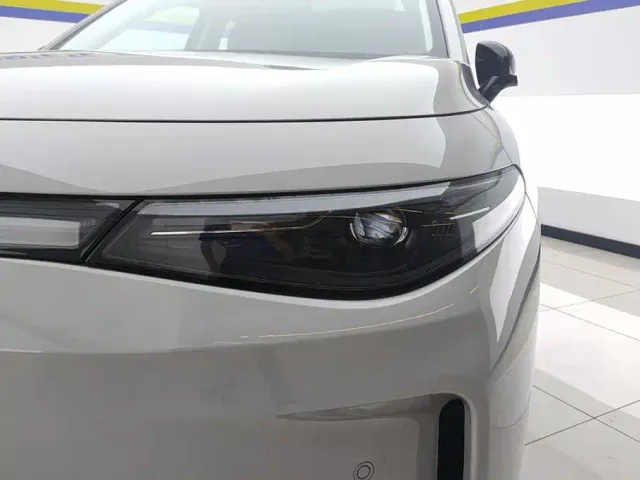 Leapmotor C10 — Фото автомобиля 5