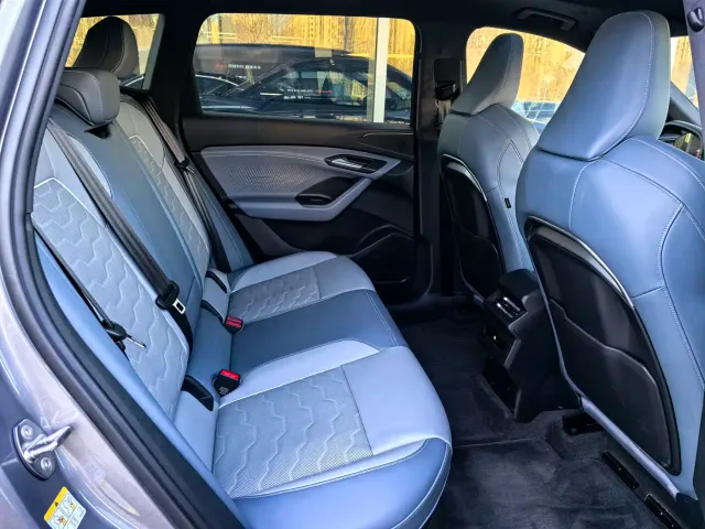 Audi Q6L e-tron — Фото автомобиля 17