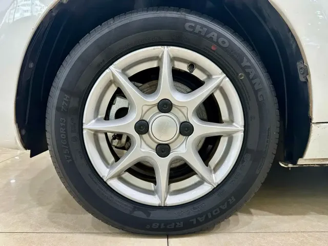 Roewe Clever — Фото автомобиля 22