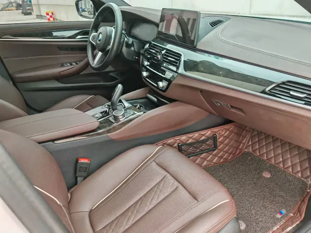 BMW 5 Series — Фото автомобиля 19