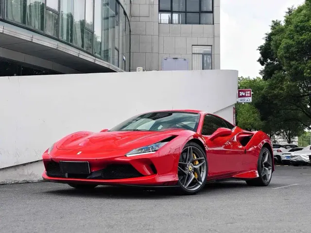 Фотография автомобиля — Ferrari F8