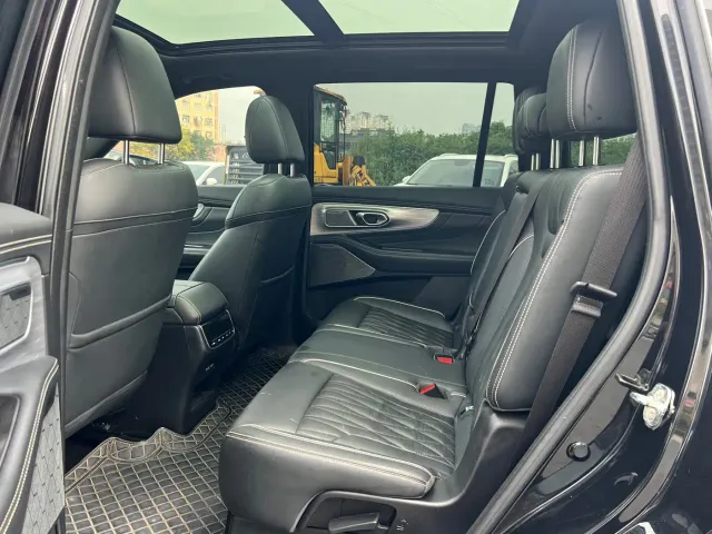 GAC Trumpchi GS8 — Фото автомобиля 24