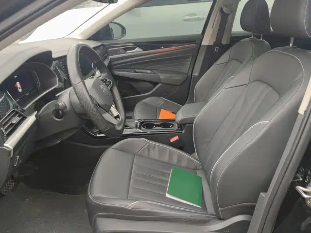 Volkswagen Passat — Фото автомобиля 16