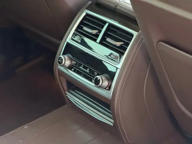 BMW 7 Series — Фото автомобиля 18