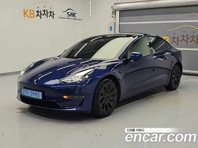 Фотография автомобиля — Tesla Model 3