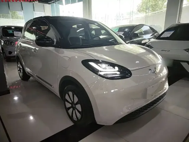 Wuling Bingo — Фото автомобиля 3