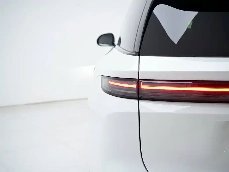 Li Auto Li i8 2025 Standard Edition — Фото автомобиля 17