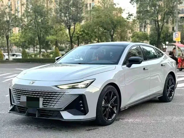 Фотография автомобиля — Changan UNI-V