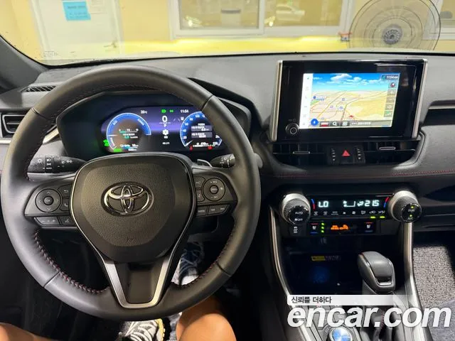 Toyota RAV4 — Фото автомобиля 7