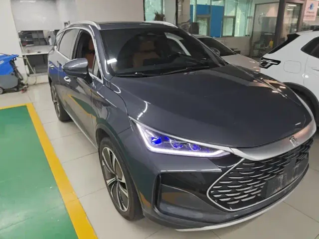 BYD Tang — Фото автомобиля 3