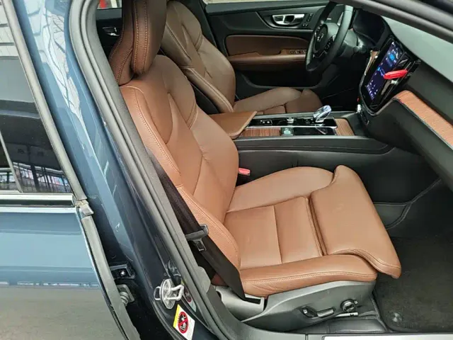 Volvo S60 — Фото автомобиля 24