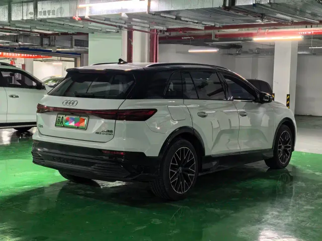 Audi Q5 e-tron — Фото автомобиля 8