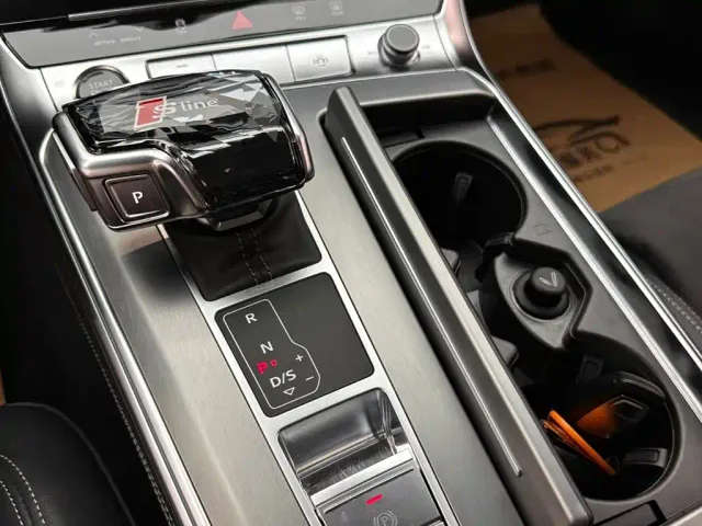 Audi A7L — Фото автомобиля 17