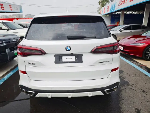 BMW X5 — Фото автомобиля 9