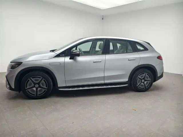 Mercedes-Benz EQE SUV — Фото автомобиля 9