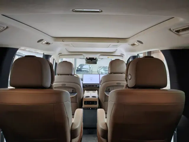 Li Auto MEGA — Фото автомобиля 16