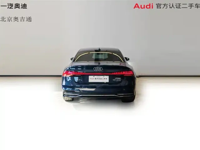 Audi A7L — Фото автомобиля 10