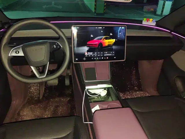 Tesla Model Y — Фото автомобиля 12