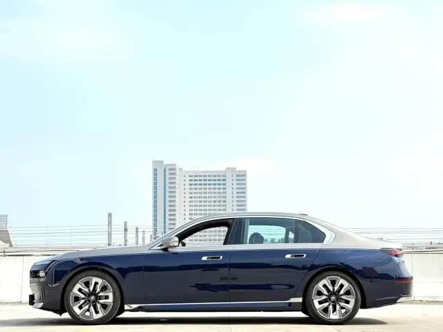 BMW BMW 7 Series 2023 Facelift 740Li Exclusive Luxury Package — Фото автомобиля 12