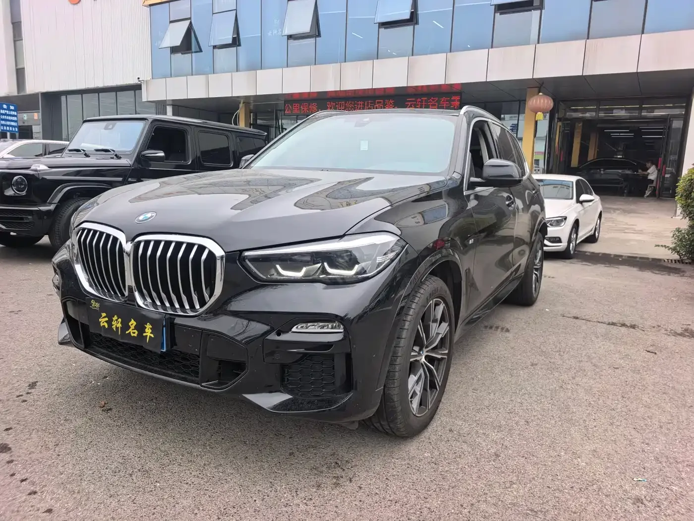 Фотография автомобиля — BMW X5