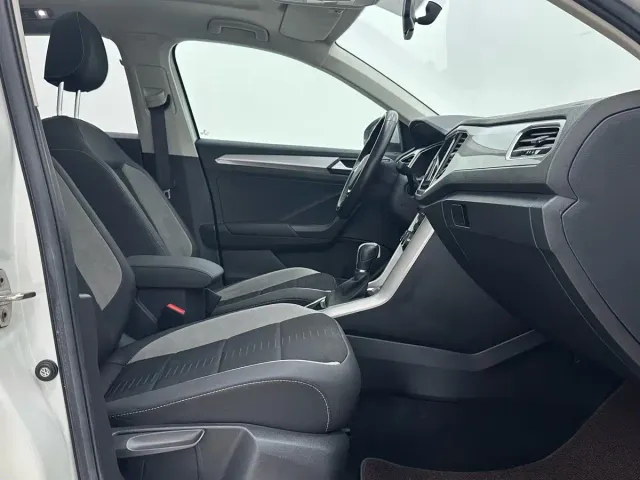 Volkswagen T-Roc — Фото автомобиля 9