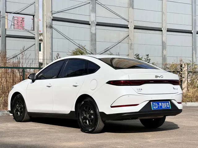 BYD Qin PLUS — Фото автомобиля 6