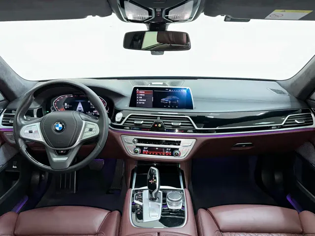 BMW 7 Series — Фото автомобиля 13