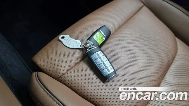 Genesis GV70 2.5T Бензин 2WD — Фото автомобиля 29