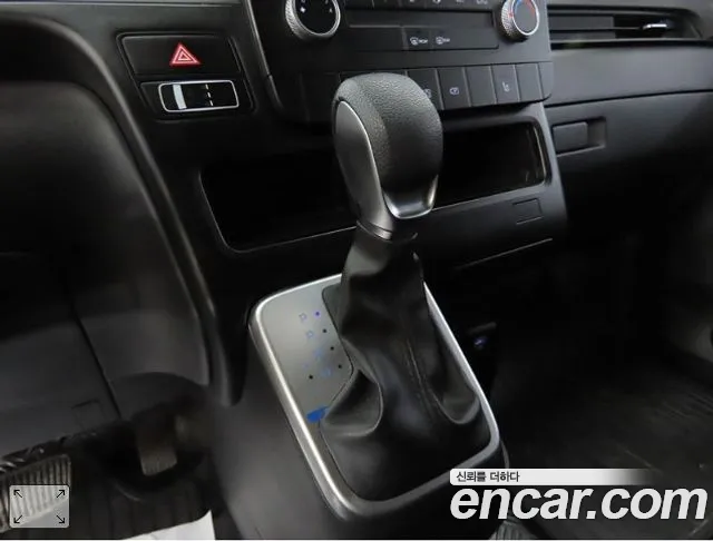 Hyundai Staria — Фото автомобиля 9