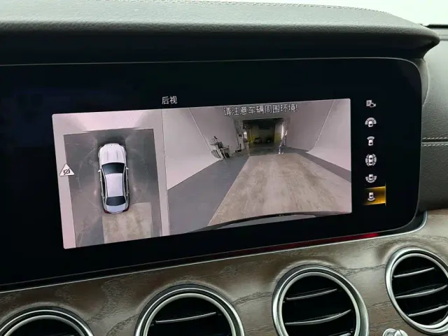 Mercedes-Benz E-Class — Фото автомобиля 24