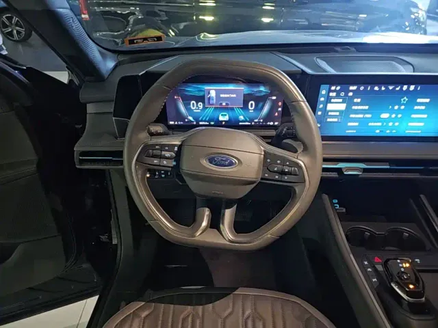 Ford Edge — Фото автомобиля 10