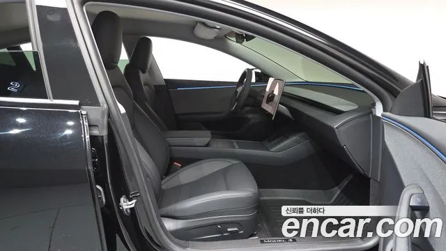 Tesla Model 3 — Фото автомобиля 16