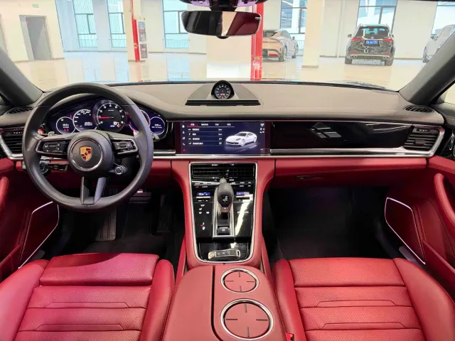 Porsche Panamera — Фото автомобиля 10