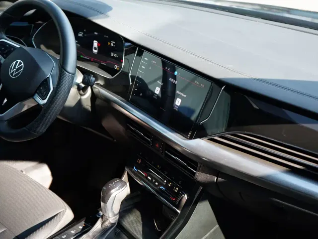 Volkswagen Passat — Фото автомобиля 12