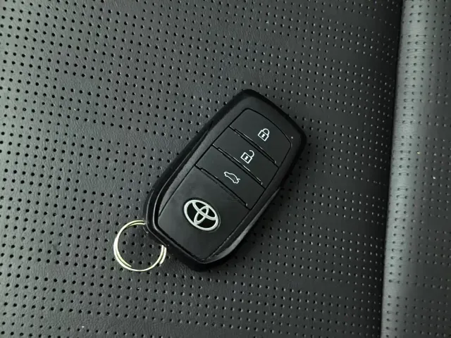 Toyota Camry — Фото автомобиля 30