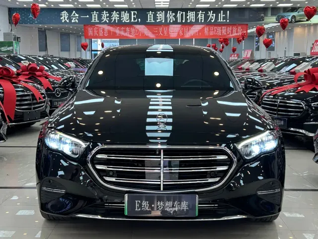 Фотография автомобиля — Mercedes-Benz E-Class