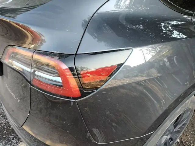 Tesla Model Y — Фото автомобиля 7