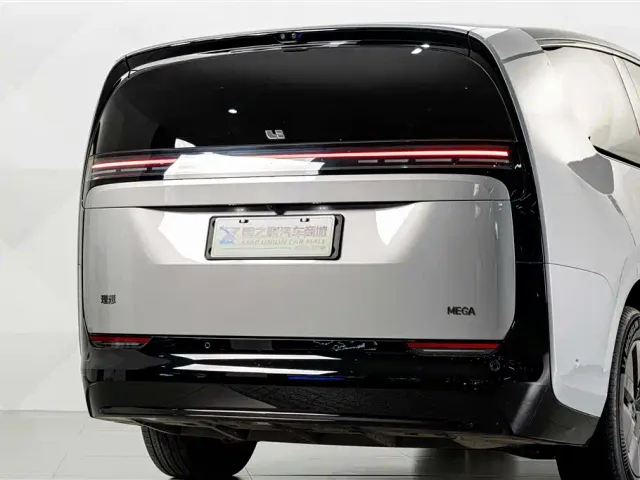 Li Auto MEGA — Фото автомобиля 10