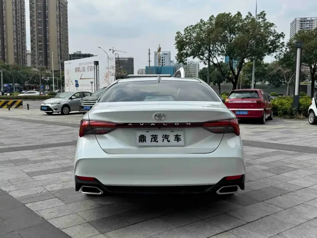 Toyota Avalon — Фото автомобиля 4