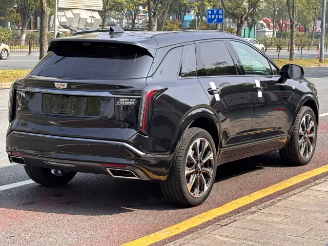 Cadillac XT5 — Фото автомобиля 8