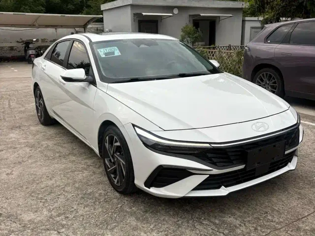 Hyundai Elantra — Фото автомобиля 4