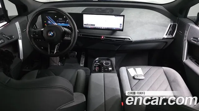 BMW iX — Фото автомобиля 10
