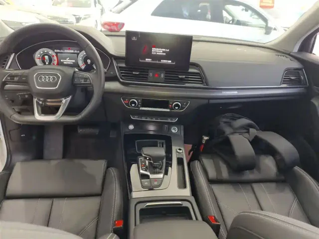 Audi Q5L — Фото автомобиля 5
